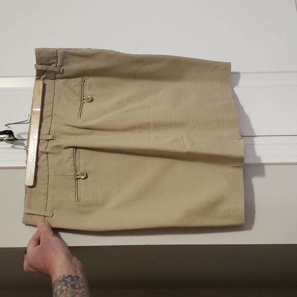 Old Navy Khaki Skirt - Picture 2 of 5